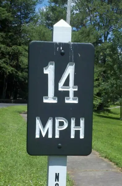 Speed sign - 14 mi per hour
