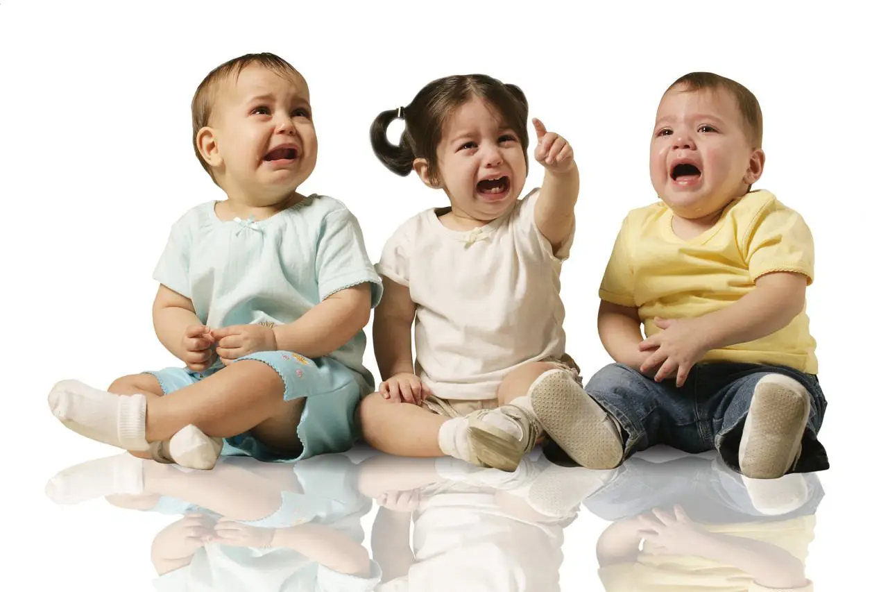 three toddlers crying